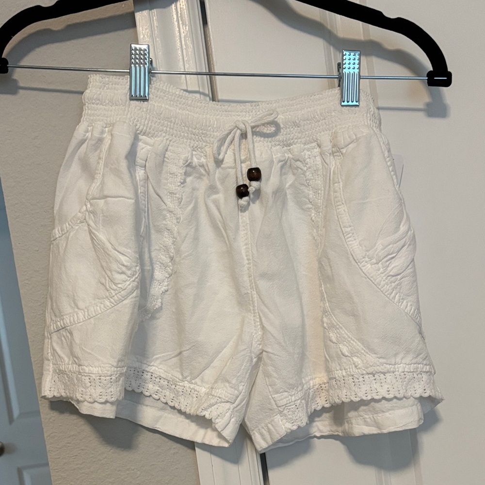 Elegant High Waist White Shorts with Lace Trim
